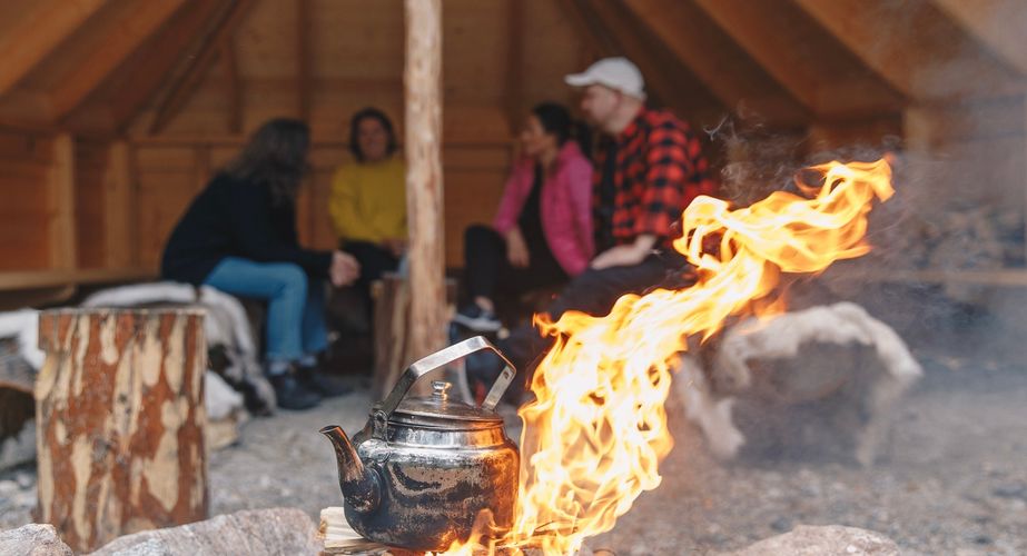 Buitenlunch met kampvuur